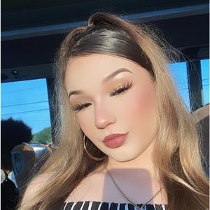 Meet your Posher, Gaby